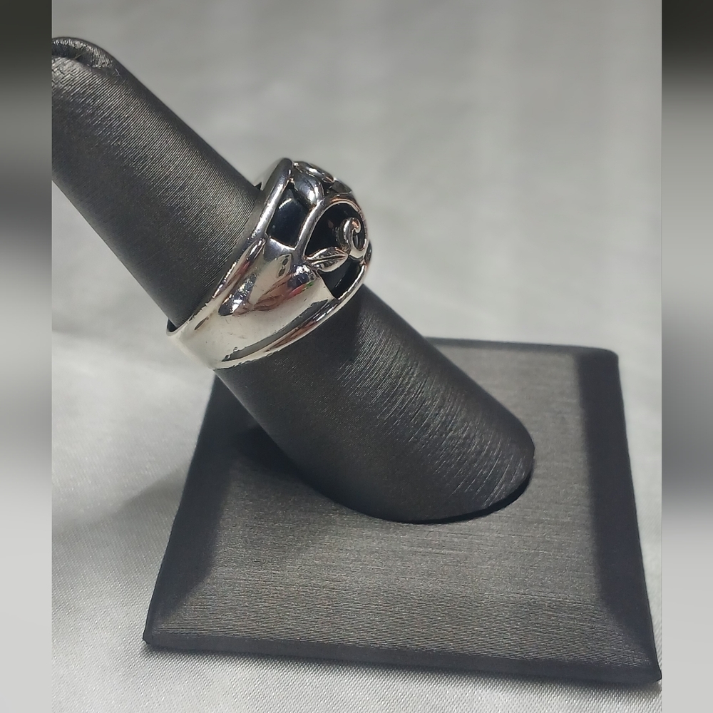 Sterling Silver & Black Onyx Ring. Size 7. - Picture 3 of 8